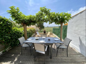 Appartement avec jardin et piscine collective 5SANT8